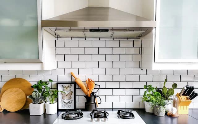 Ile prądu zużywa okap kuchenny? Sprawdź, jak obniżyć koszty energii