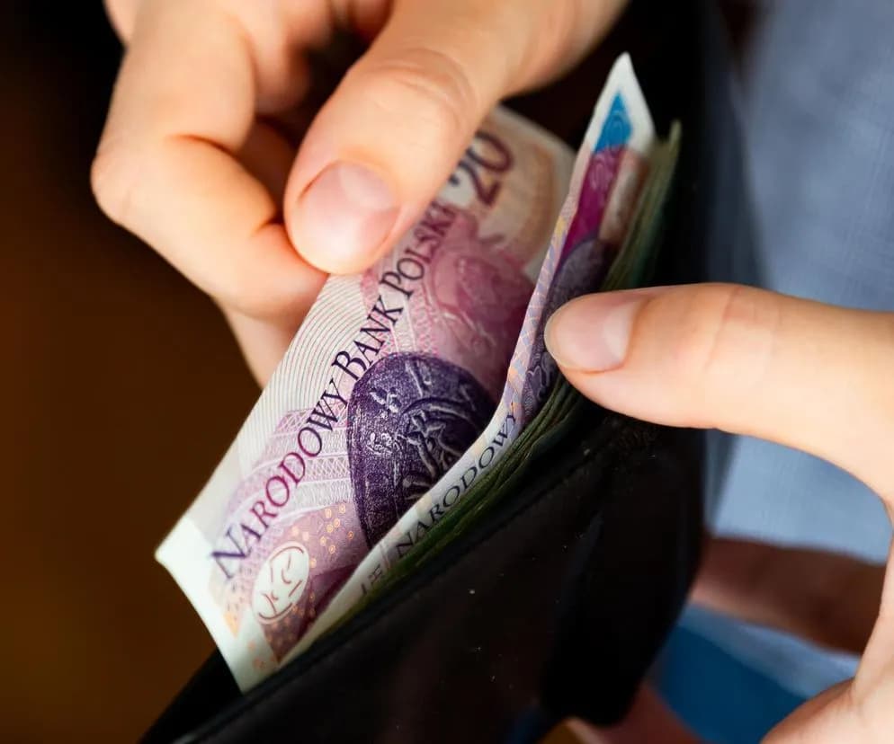 Ile zarabia elektryk na statku? Zarobki, które mogą zaskoczyć