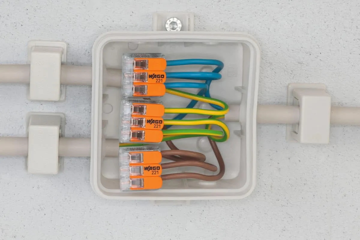Jak podłączyć rozdzielnię w domu bez błędów i zagrożeń elektrycznych