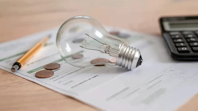 Jak otrzymać zwrot za prąd i uniknąć wysokich rachunków?